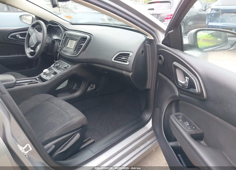 2016 CHRYSLER 200 VIN: 1C3CCCAB7GN143826
