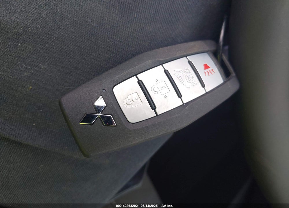 2025 MITSUBISHI OUTLANDER SE 2.5 S-AWC/TRAIL EDITION VIN: JA4J4VA86SZ014584