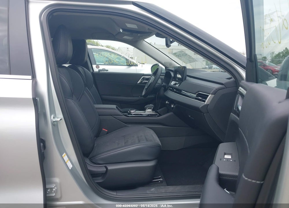 2025 MITSUBISHI OUTLANDER SE 2.5 S-AWC/TRAIL EDITION VIN: JA4J4VA86SZ014584