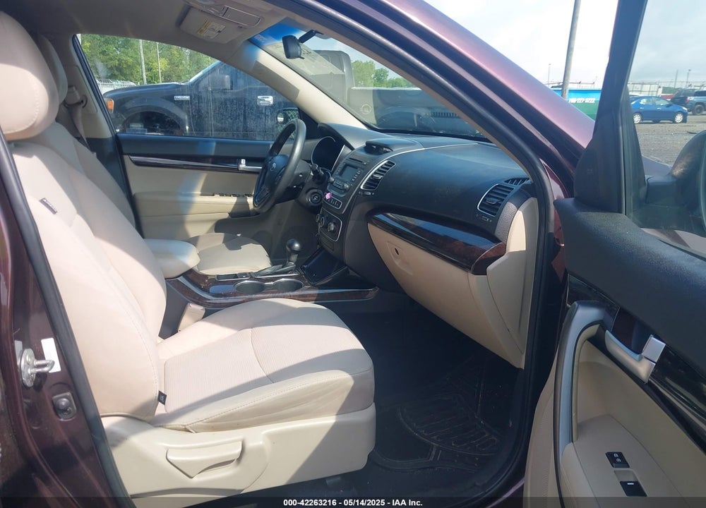 2014 KIA SORENTO VIN: 5XYKT3A67EG444921