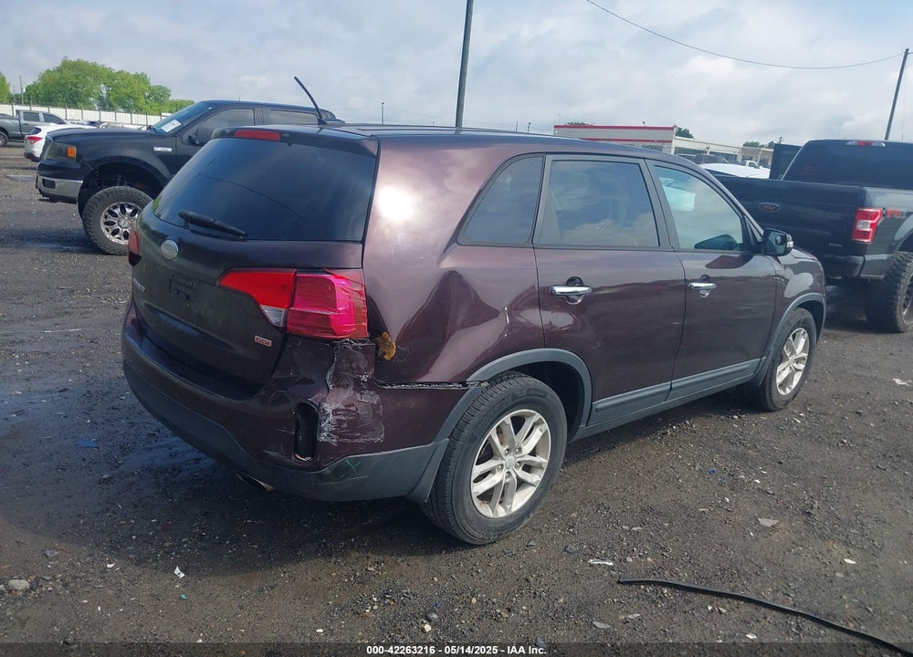 2014 KIA SORENTO VIN: 5XYKT3A67EG444921