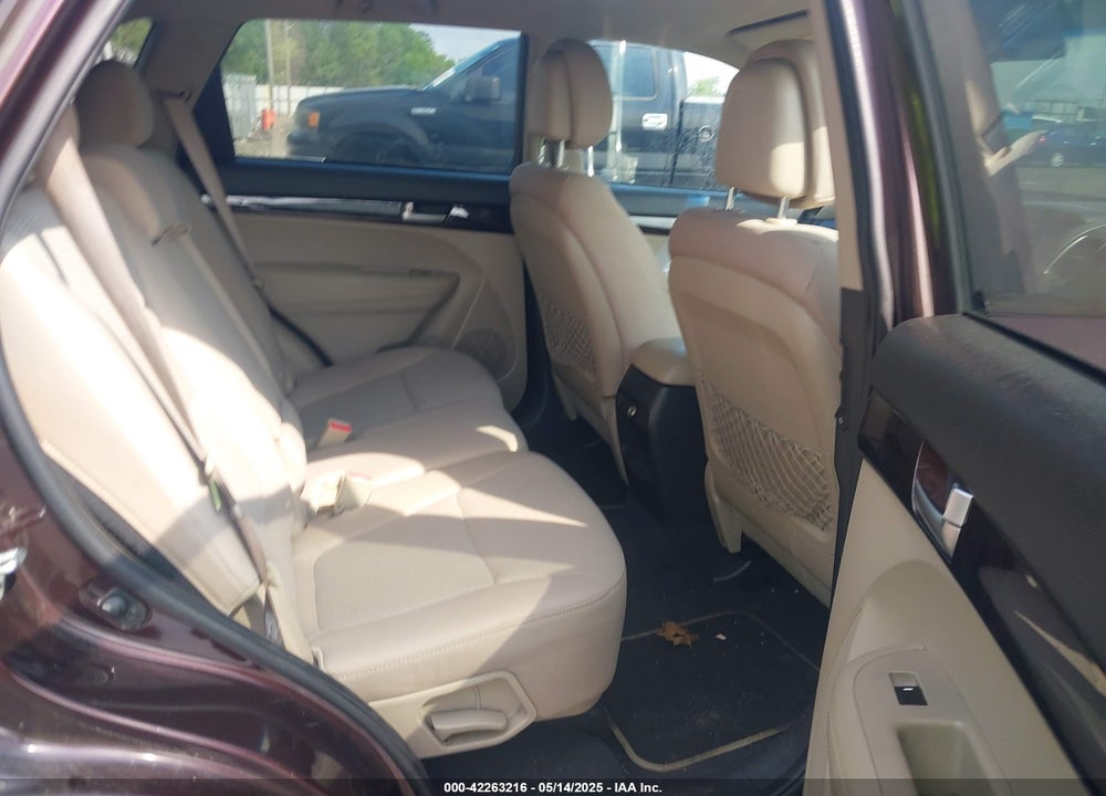 2014 KIA SORENTO VIN: 5XYKT3A67EG444921