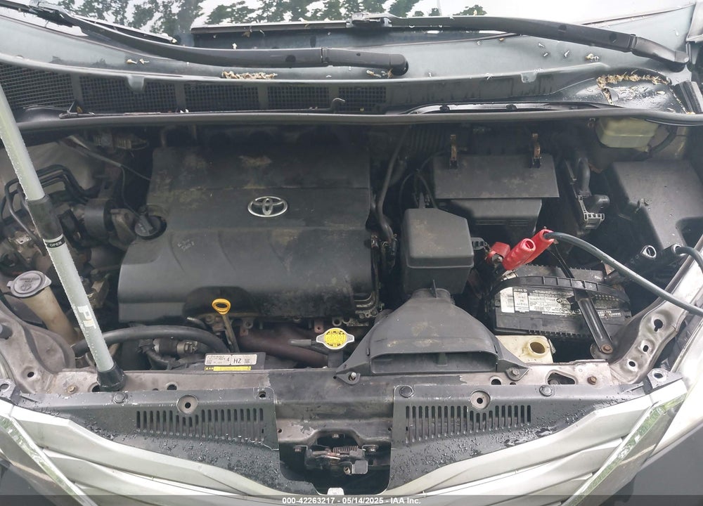 2011 TOYOTA SIENNA LE V6/LE V6 AUTO ACCESS SEAT VIN: 5TDKK3DC9BS089608