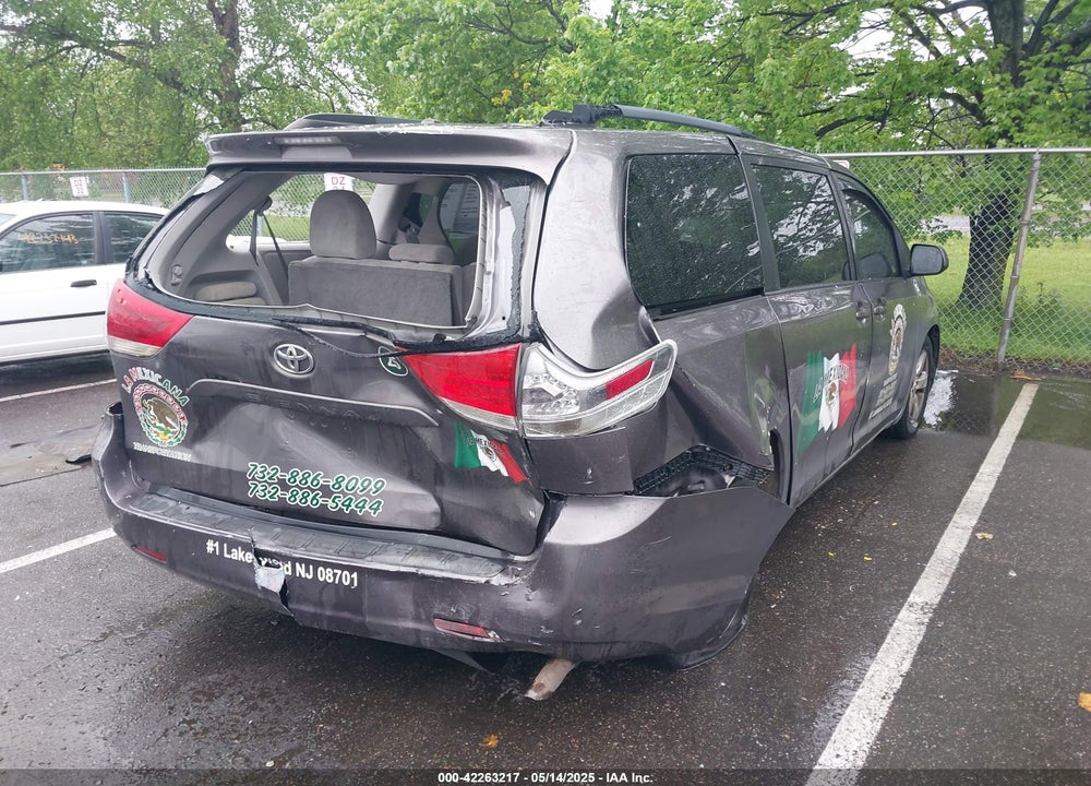 2011 TOYOTA SIENNA LE V6/LE V6 AUTO ACCESS SEAT VIN: 5TDKK3DC9BS089608