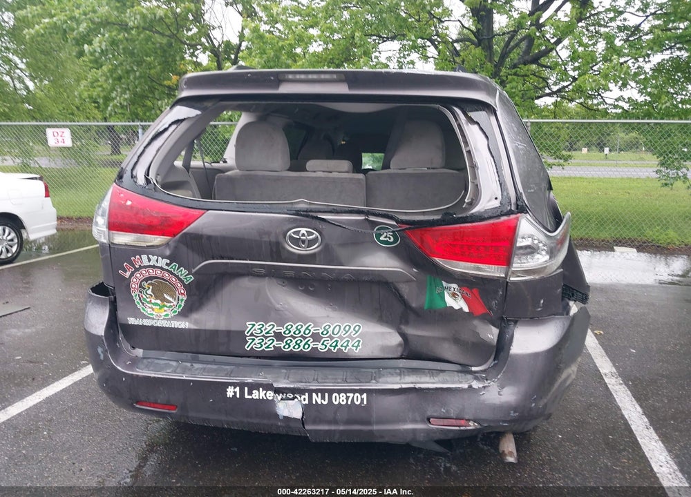 2011 TOYOTA SIENNA LE V6/LE V6 AUTO ACCESS SEAT VIN: 5TDKK3DC9BS089608