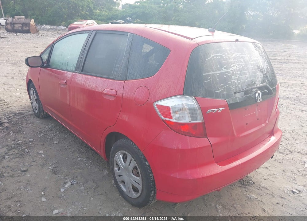 2011 HONDA FIT VIN: JHMGE8H30BC011383