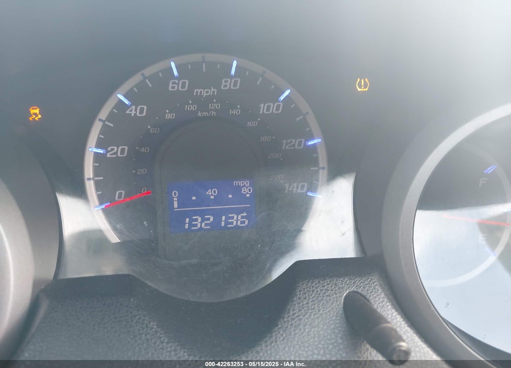 2011 HONDA FIT VIN: JHMGE8H30BC011383