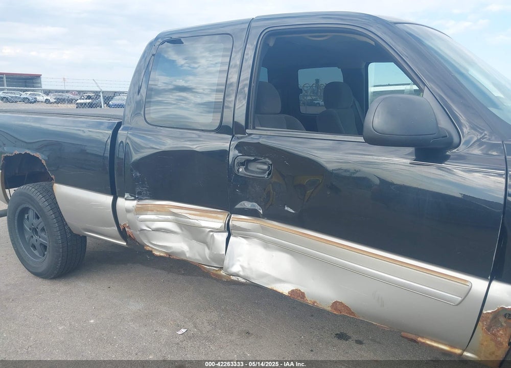 2003 CHEVROLET SILVERADO 1500 LS VIN: 2GCEK19V531109311