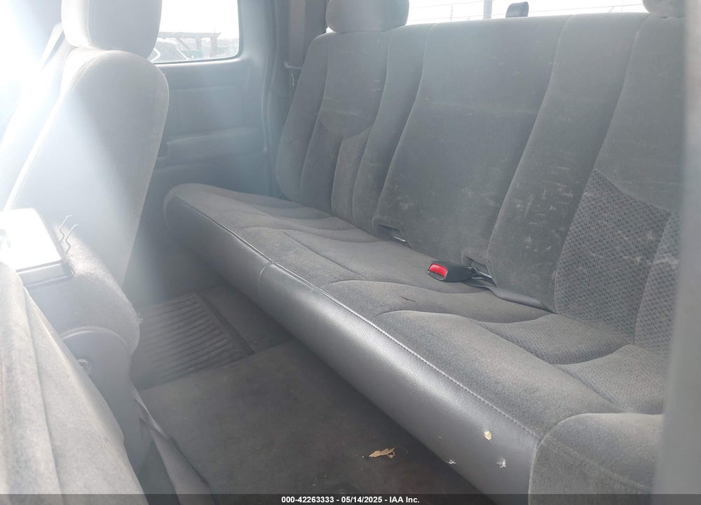 2003 CHEVROLET SILVERADO 1500 LS VIN: 2GCEK19V531109311