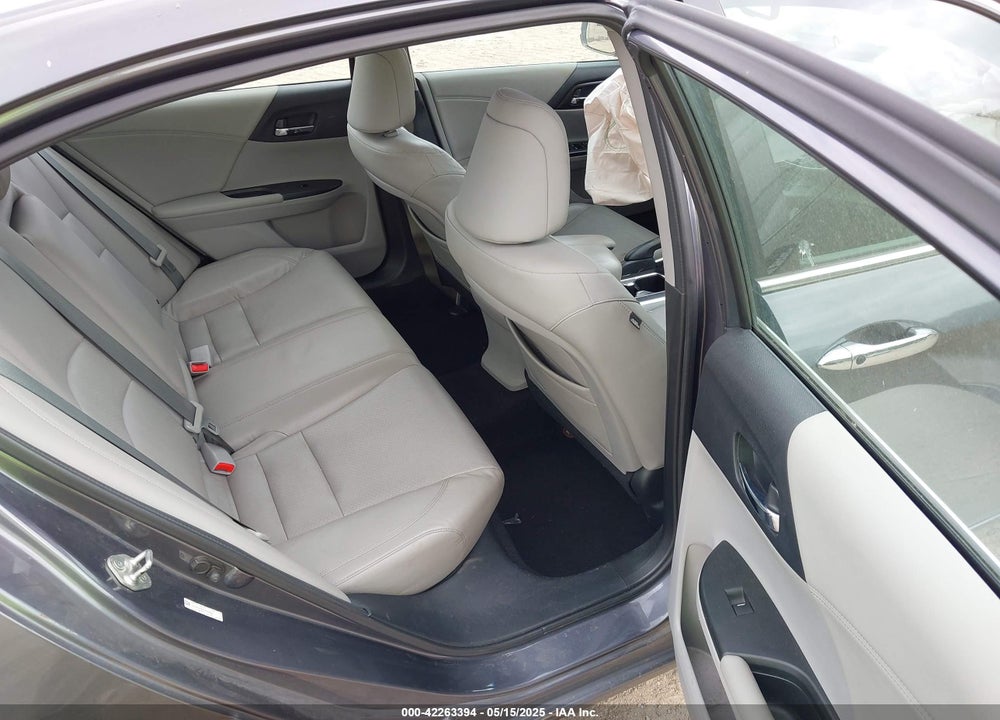 2013 HONDA ACCORD VIN: 1HGCR2F81DA204822