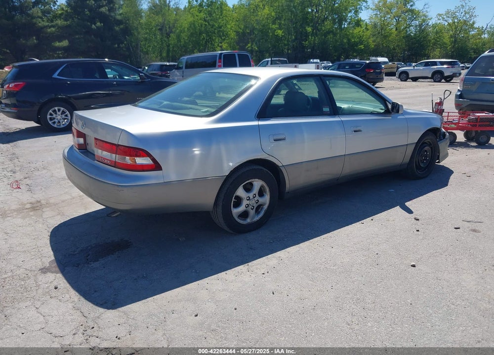 2000 LEXUS ES 300 VIN: JT8BF28G7Y5078938