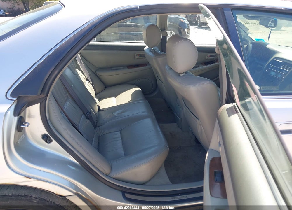 2000 LEXUS ES 300 VIN: JT8BF28G7Y5078938