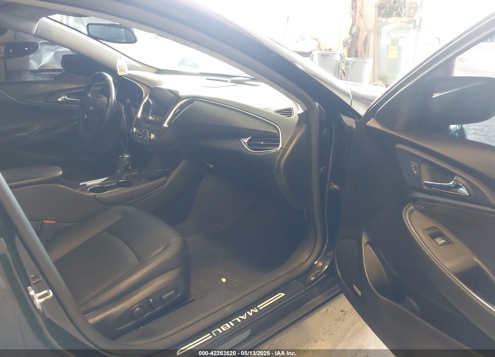 2018 CHEVROLET MALIBU VIN: 1G1ZD5ST8JF289183