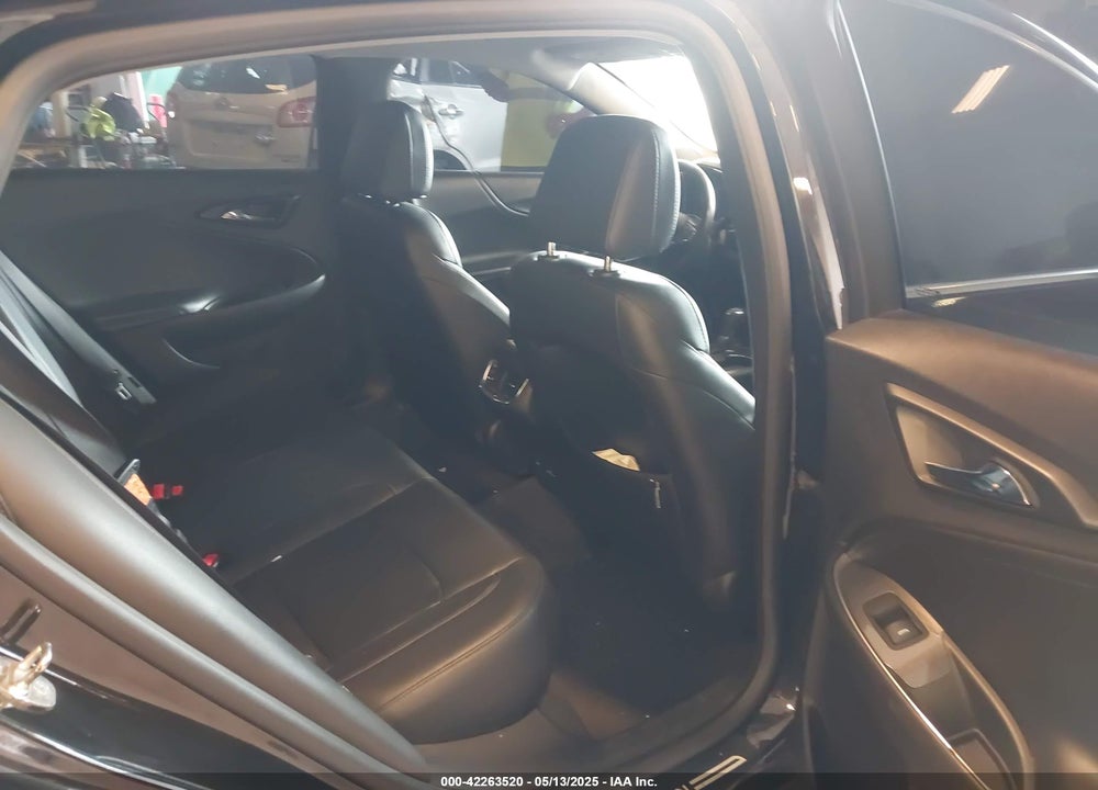 2018 CHEVROLET MALIBU VIN: 1G1ZD5ST8JF289183