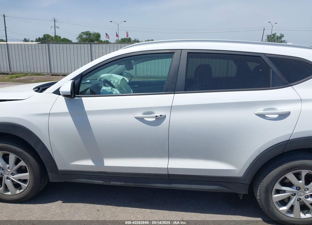 2019 HYUNDAI TUCSON VIN: KM8J33A49KU993200