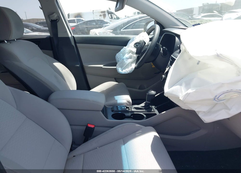 2019 HYUNDAI TUCSON VIN: KM8J33A49KU993200