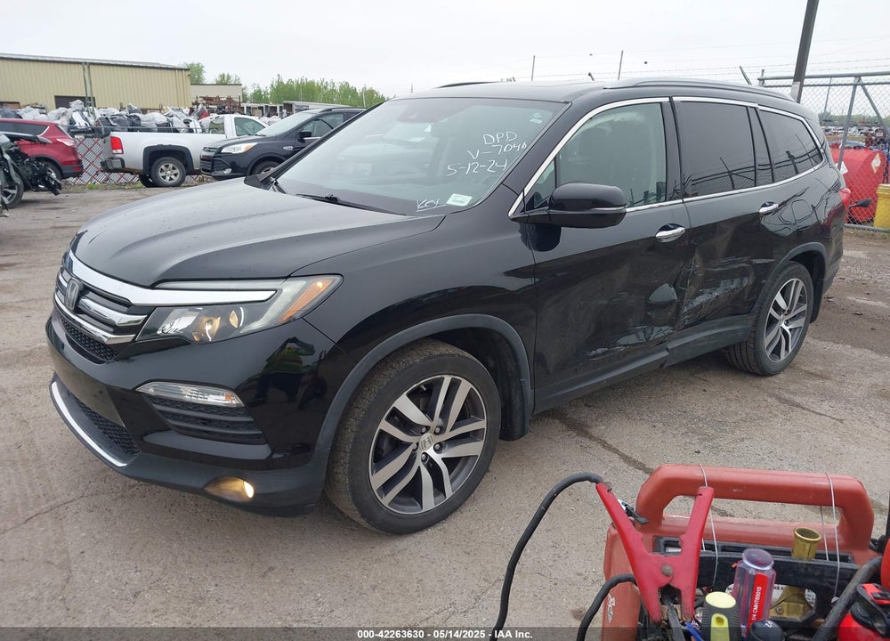 2018 HONDA PILOT VIN: 5FNYF5H97JB027040