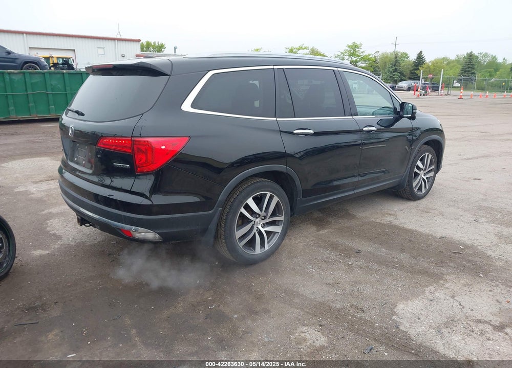 2018 HONDA PILOT VIN: 5FNYF5H97JB027040