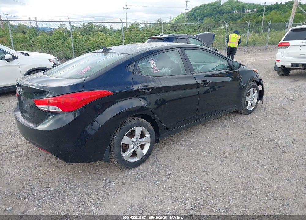2013 HYUNDAI ELANTRA VIN: 5NPDH4AE0DH330631