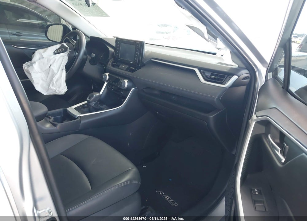 2021 TOYOTA RAV4 HYBRID XLE PREMIUM VIN: 4T3B6RFV0MU041650