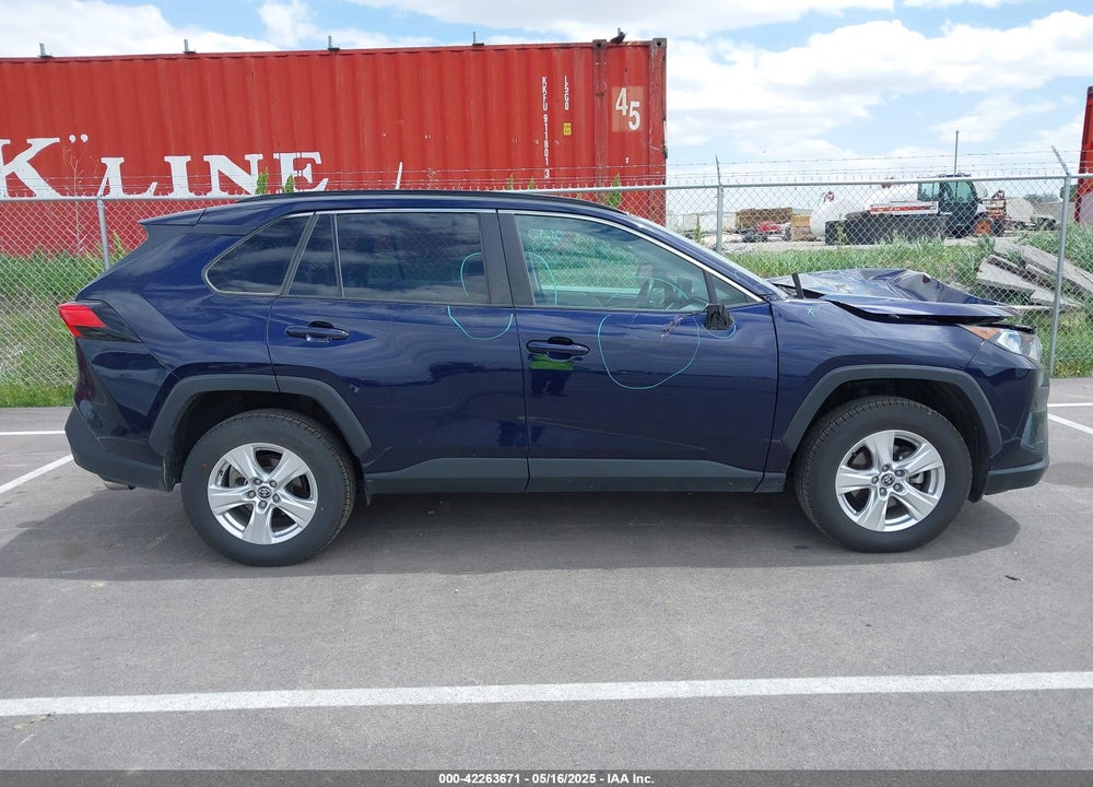 2021 TOYOTA RAV4 XLE VIN: 2T3P1RFV8MW237310
