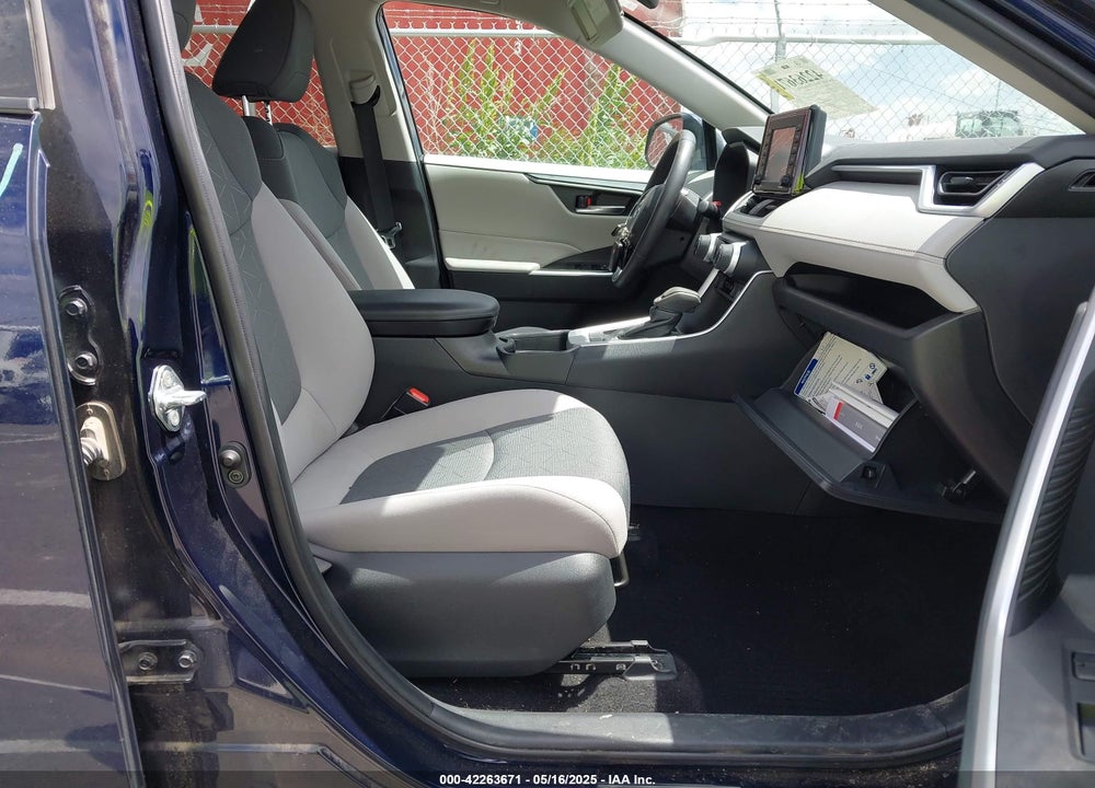 2021 TOYOTA RAV4 XLE VIN: 2T3P1RFV8MW237310
