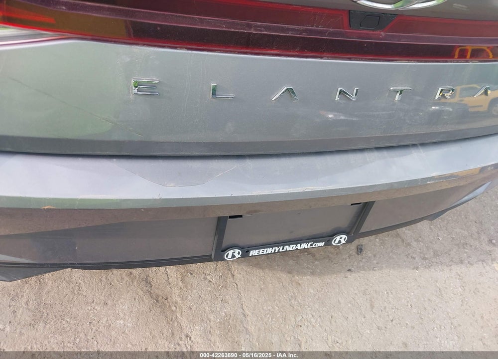 2023 HYUNDAI ELANTRA VIN: KMHLS4AG5PU412939