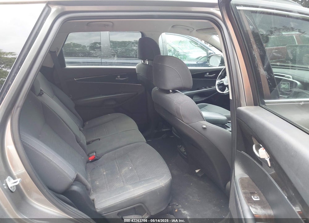 2017 KIA SORENTO 2.4L LX VIN: 5XYPGDA37HG239271