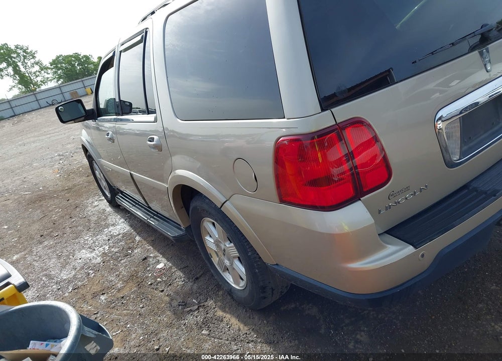 2005 LINCOLN NAVIGATOR VIN: 5LMFU28535LJ22179