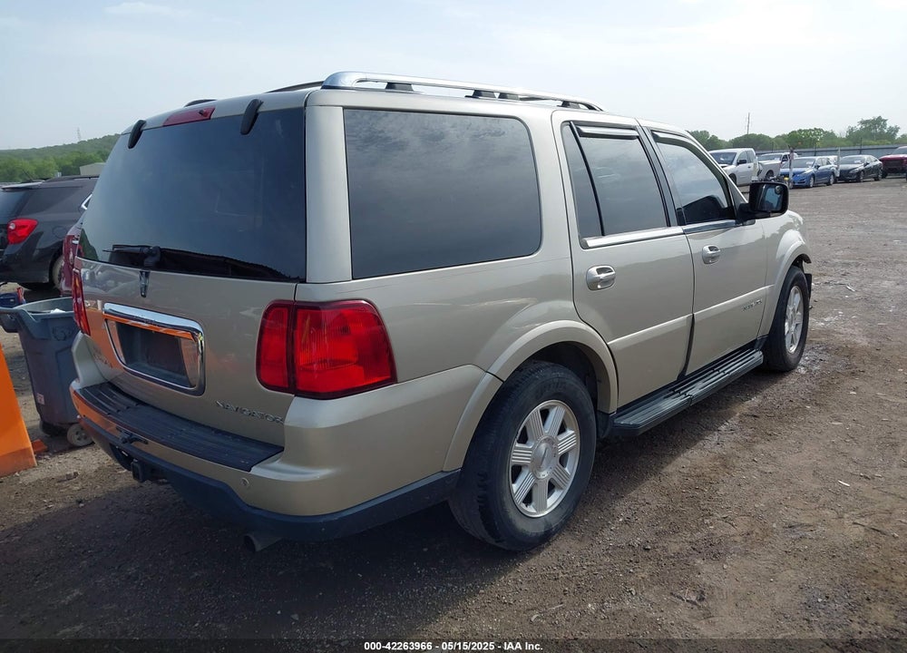 2005 LINCOLN NAVIGATOR VIN: 5LMFU28535LJ22179