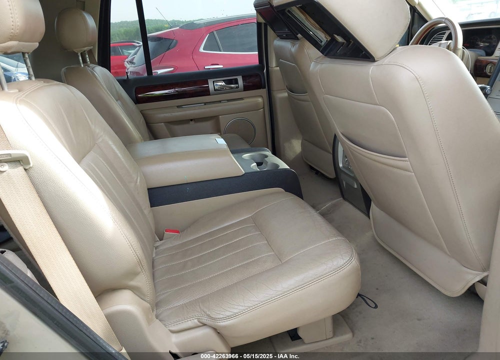2005 LINCOLN NAVIGATOR VIN: 5LMFU28535LJ22179
