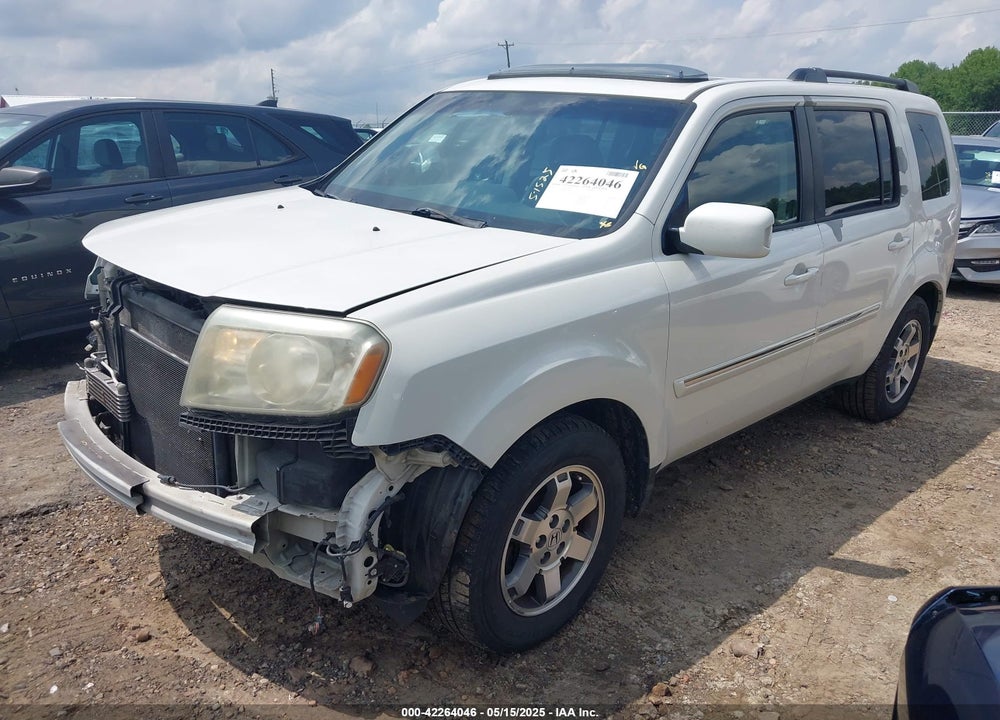 2011 HONDA PILOT TOURING VIN: 5FNYF4H96BB037120
