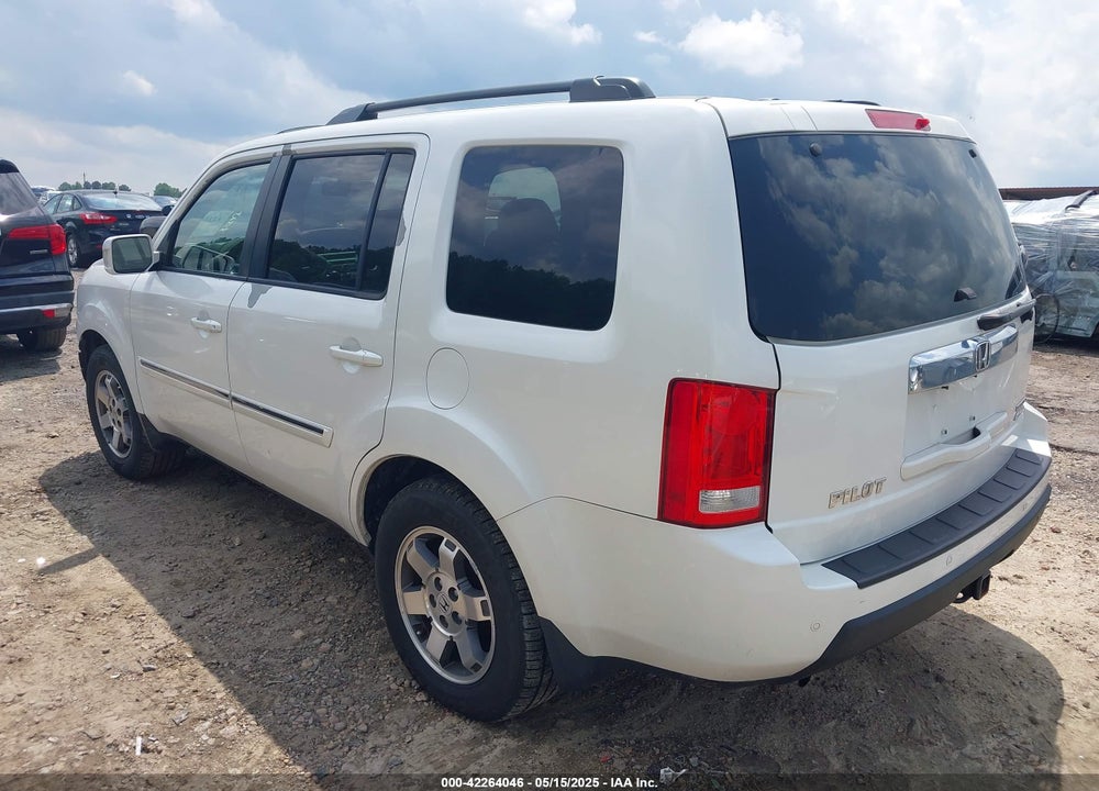 2011 HONDA PILOT TOURING VIN: 5FNYF4H96BB037120