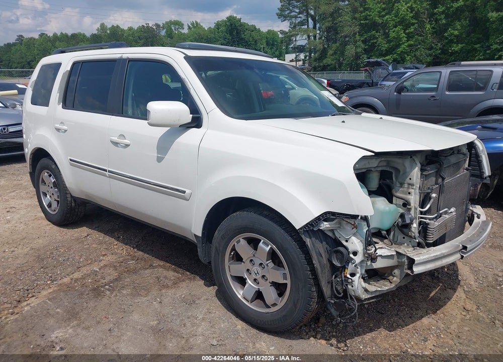 2011 HONDA PILOT TOURING VIN: 5FNYF4H96BB037120