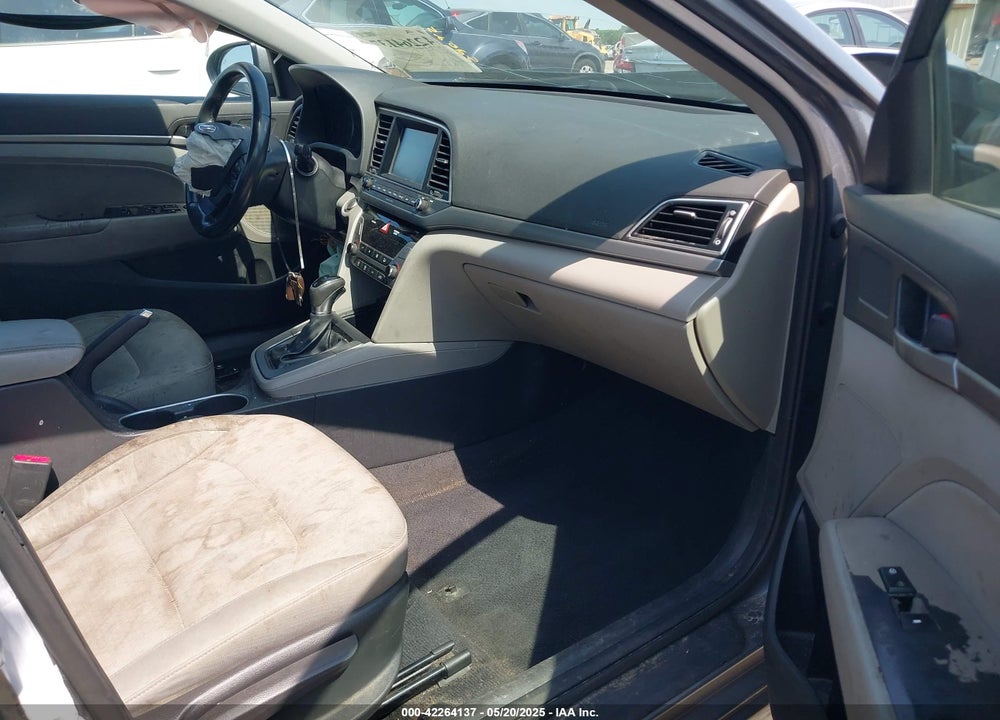 2017 HYUNDAI ELANTRA SE VIN: KMHD84LF5HU152826
