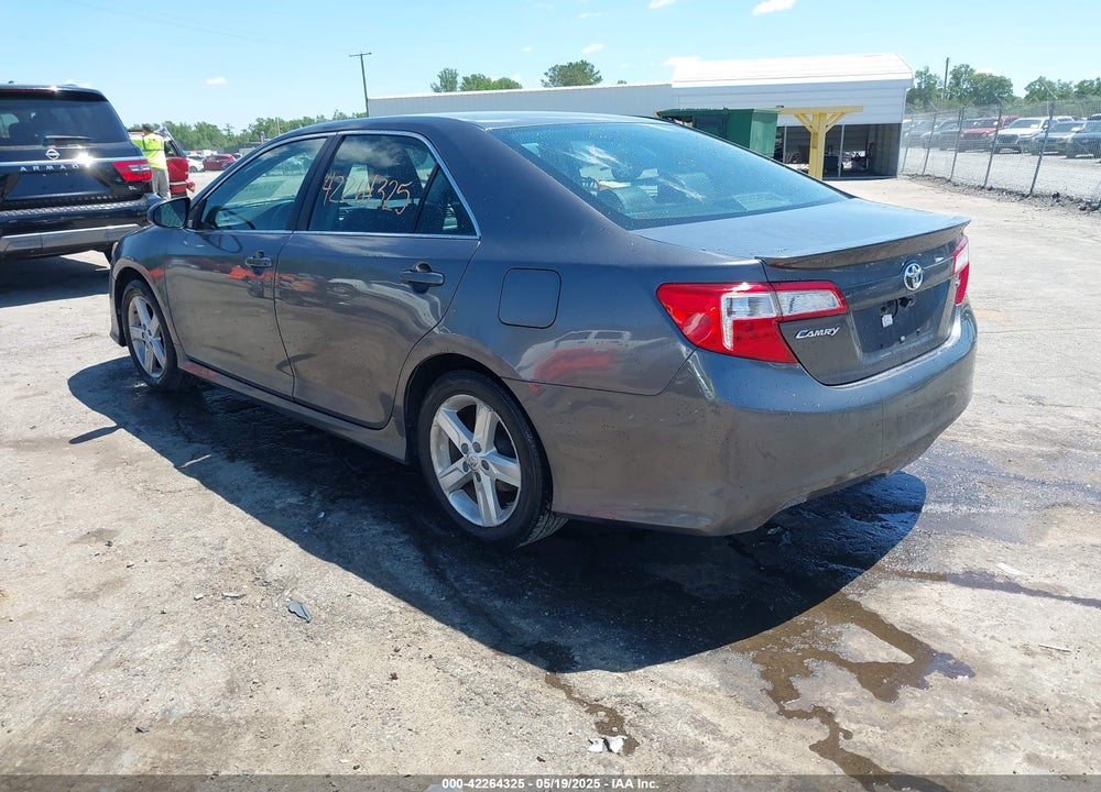 2014 TOYOTA CAMRY SE VIN: 4T1BF1FK2EU343071