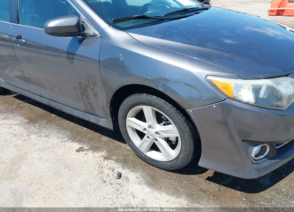 2014 TOYOTA CAMRY SE VIN: 4T1BF1FK2EU343071