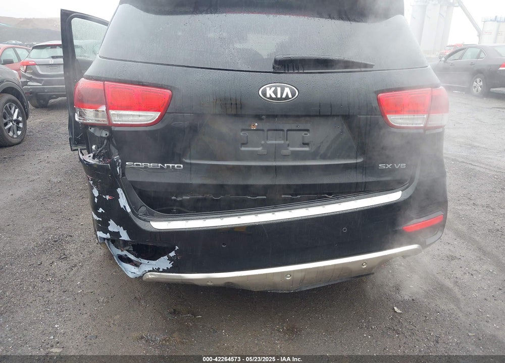 2016 KIA SORENTO VIN: 5XYPKDA5XGG152270