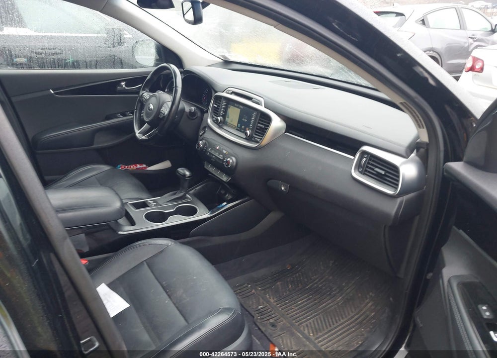 2016 KIA SORENTO VIN: 5XYPKDA5XGG152270