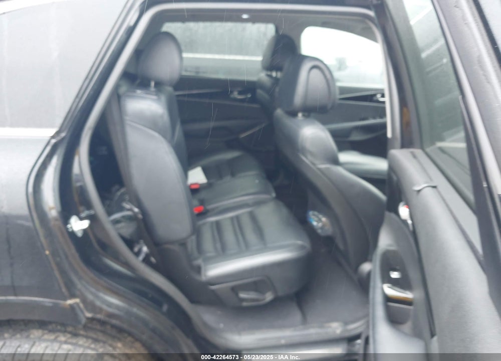2016 KIA SORENTO VIN: 5XYPKDA5XGG152270