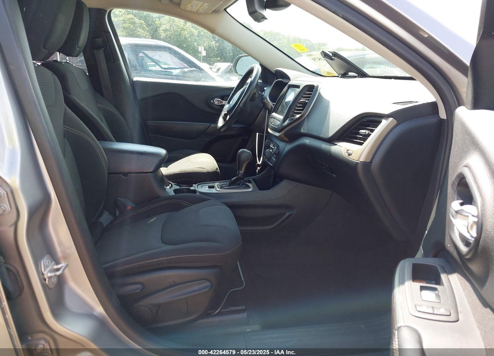 2016 JEEP CHEROKEE VIN: 1C4PJLCB7GW351506