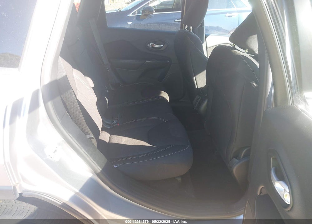 2016 JEEP CHEROKEE VIN: 1C4PJLCB7GW351506