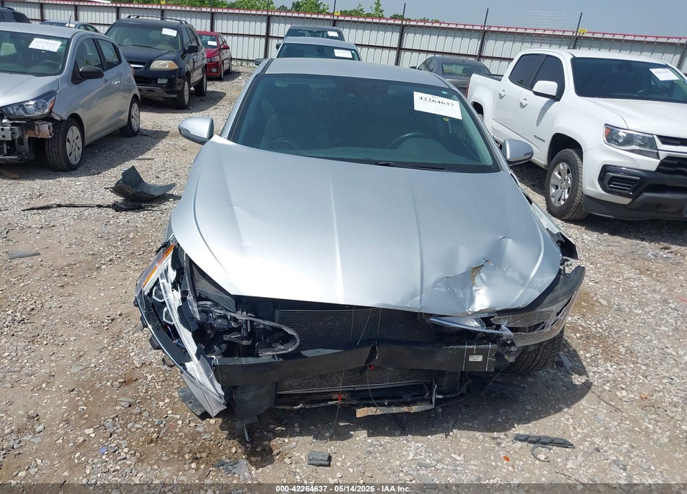 2019 HYUNDAI ELANTRA VIN: KMHD84LF4KU864915