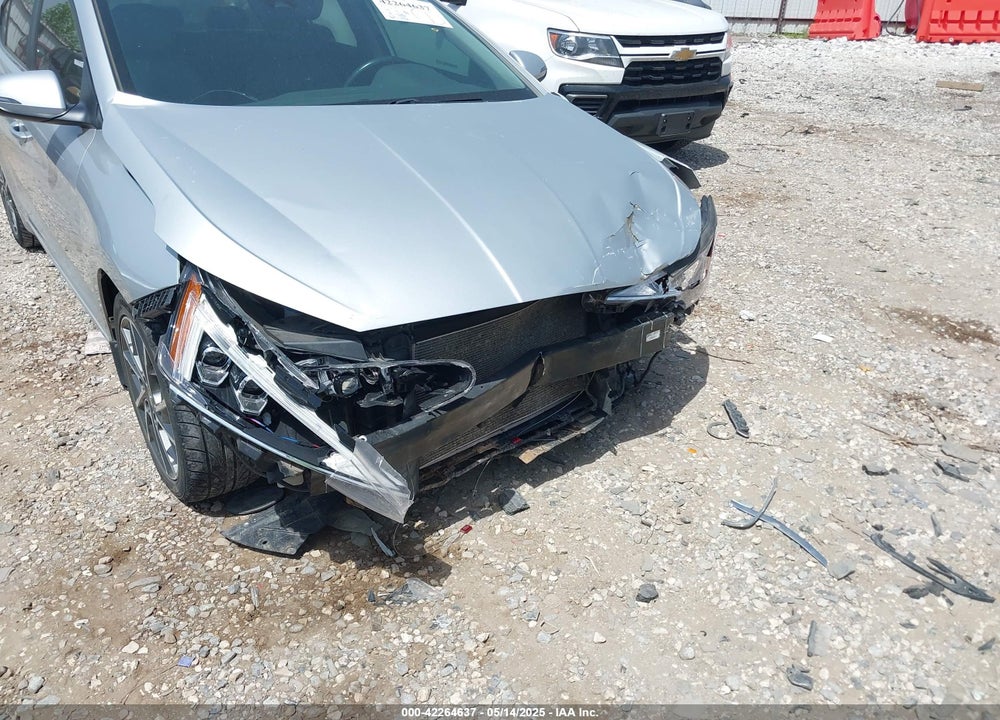 2019 HYUNDAI ELANTRA VIN: KMHD84LF4KU864915