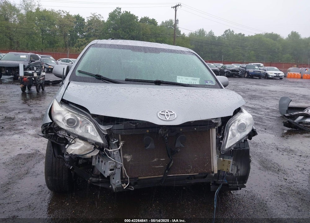 2011 TOYOTA SIENNA LE VIN: 5TDKK3DC7BS165746
