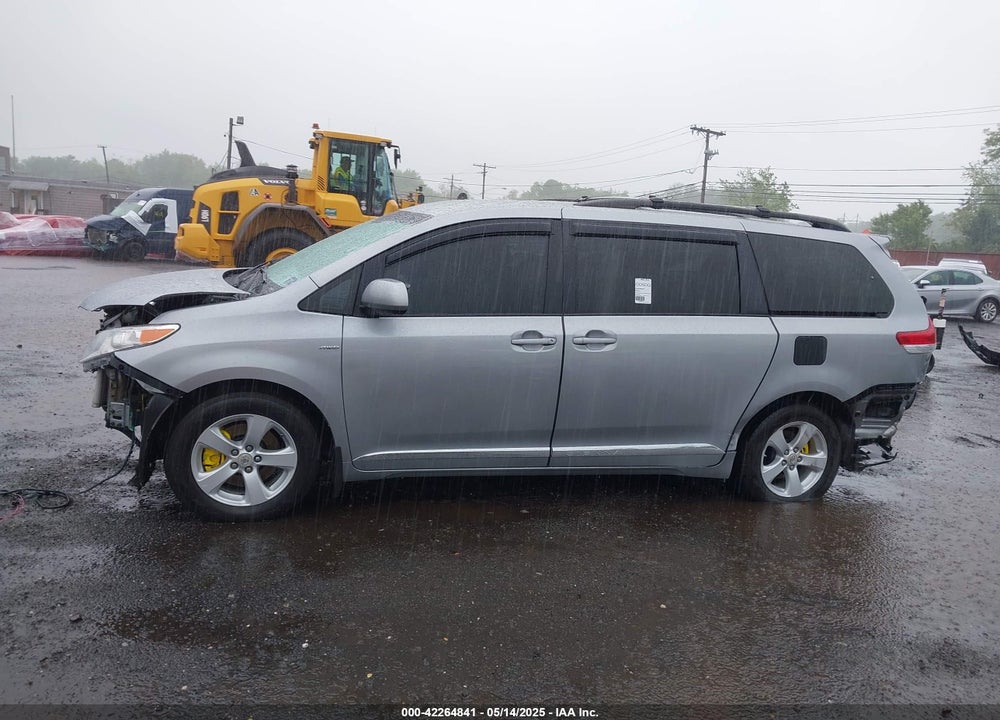 2011 TOYOTA SIENNA LE VIN: 5TDKK3DC7BS165746