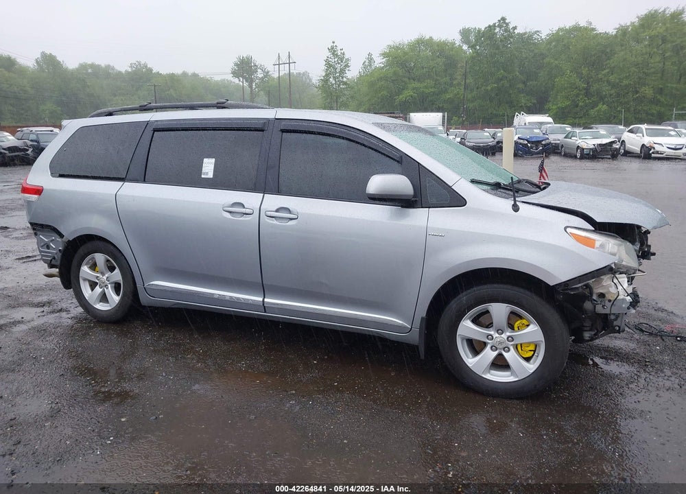 2011 TOYOTA SIENNA LE VIN: 5TDKK3DC7BS165746