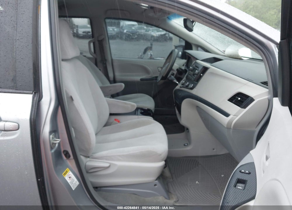 2011 TOYOTA SIENNA LE VIN: 5TDKK3DC7BS165746