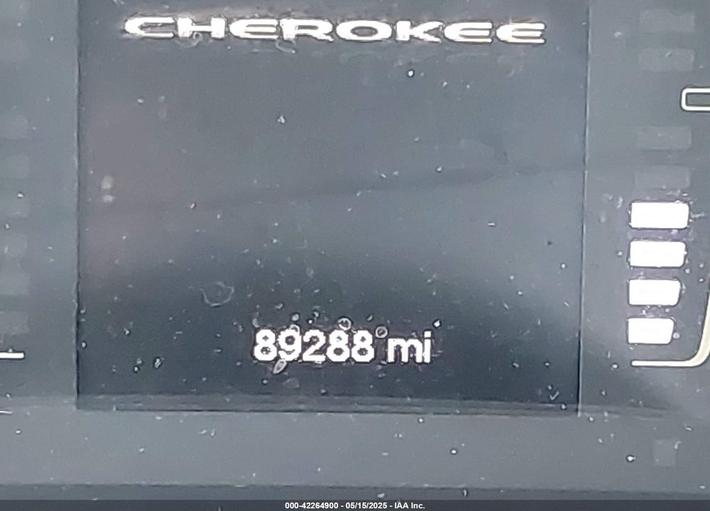 2015 JEEP CHEROKEE VIN: 1C4PJMCB8FW614686