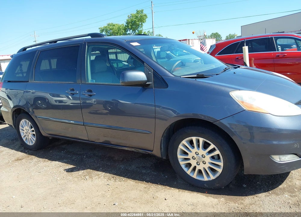 2007 TOYOTA SIENNA XLE VIN: 5TDBK22C07S007155